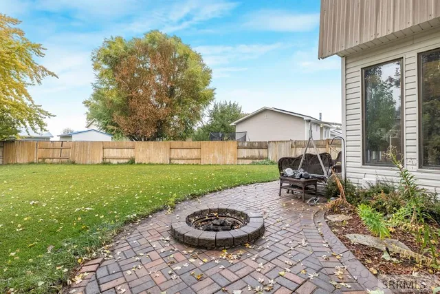 $400,000 | 203 Hummingbird Place, Shelley, ID 83274