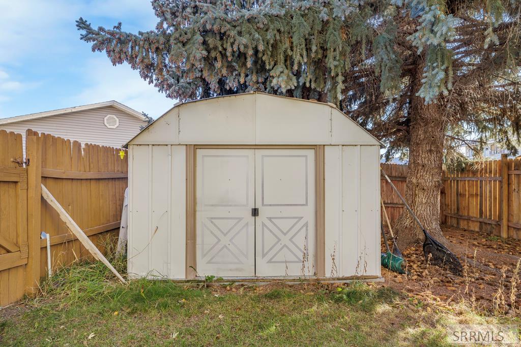 203 Hummingbird Place Shelley, ID 83274 - Photo 29 of 32