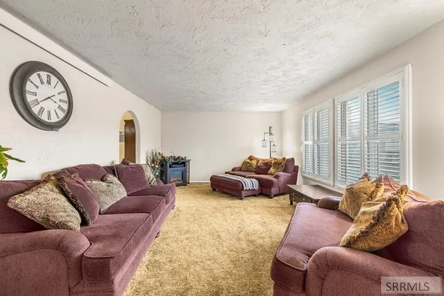 $400,000 | 203 Hummingbird Place, Shelley, ID 83274