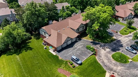 $229,000 | 1629 Walpole Drive, Unit D, Chesterfield, MO 63017