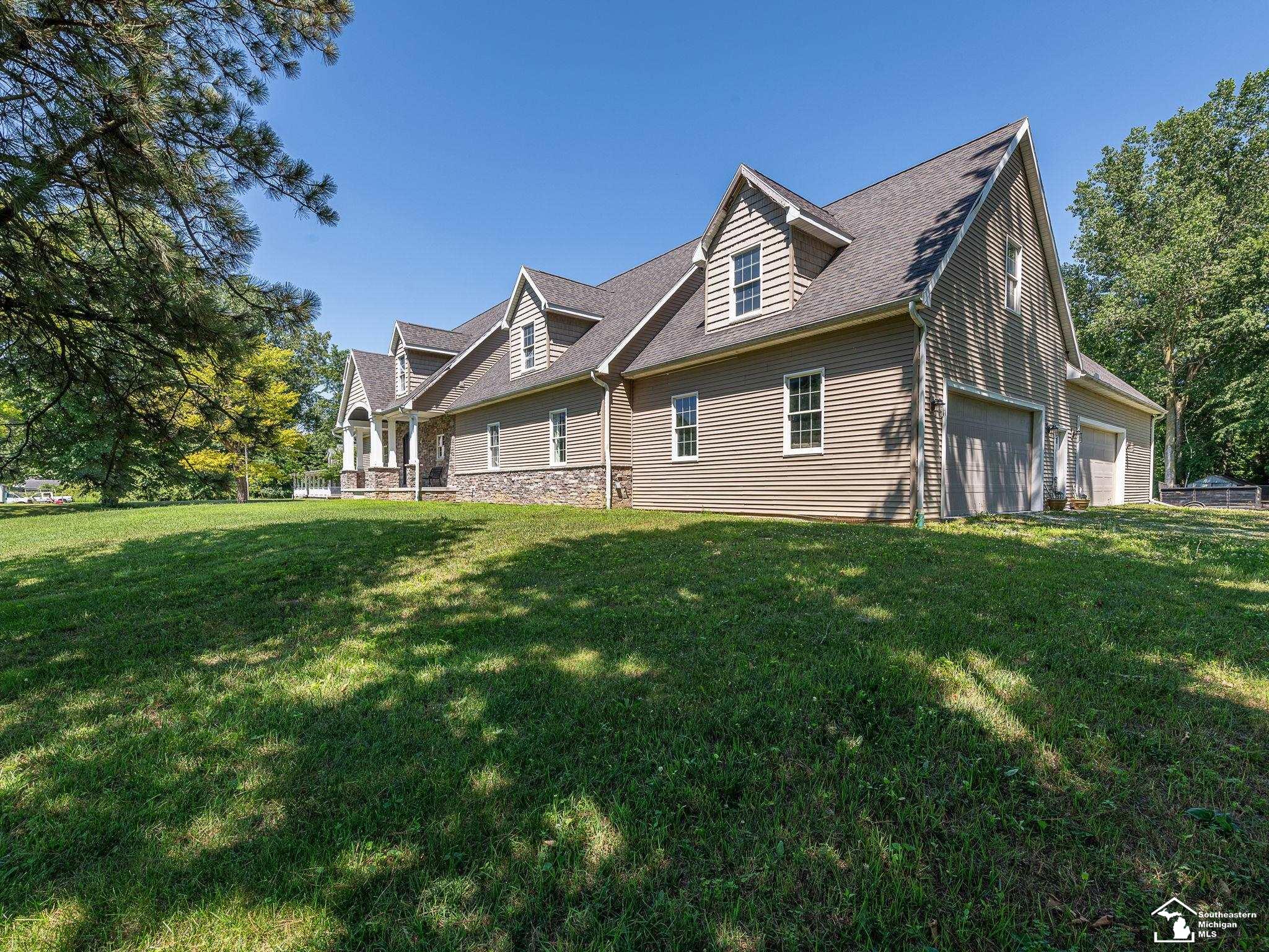 8340 Adler Road Lambertville, MI 48144 - Photo 4 of 15