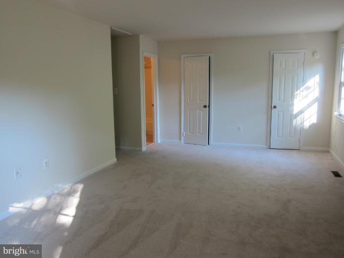 9238 Rockefeller Lane Springfield, VA 22153 - Photo 5 of 10 Bedroom (Master)
