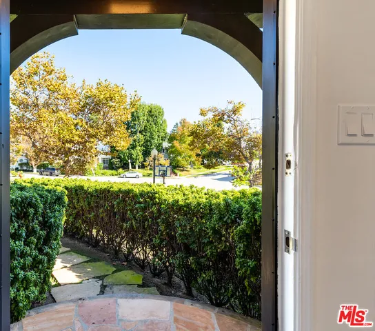 $11,000 | 2771 Club Drive, Los Angeles, CA 90064