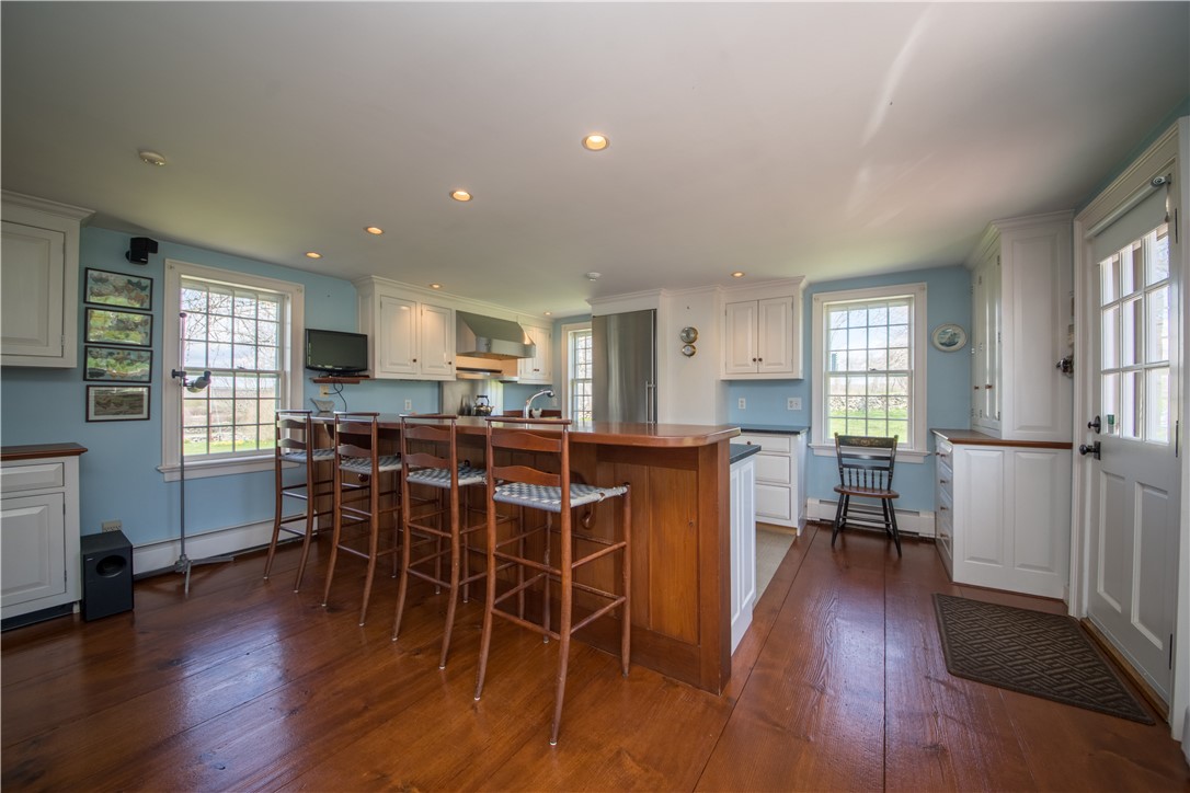 4398 Main Road Tiverton, RI 02878 - Photo 9 of 39