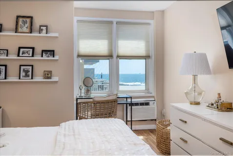 $799,000 | 522 Shore Road, Unit 3AA, Long Beach, NY 11561