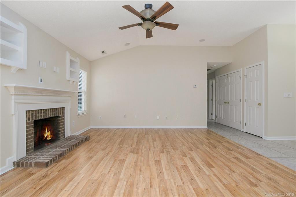 12434 Cardinal Point Road Charlotte, NC 28269 - Photo 3 of 15 Gallery Image 3
