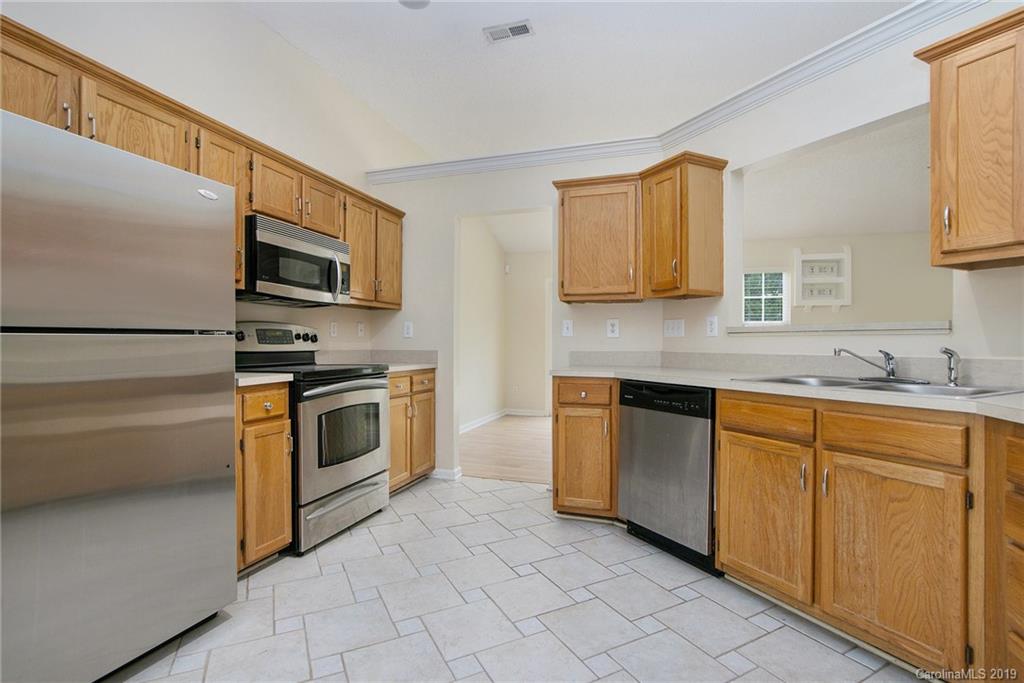 12434 Cardinal Point Road Charlotte, NC 28269 - Photo 8 of 15 Gallery Image 8