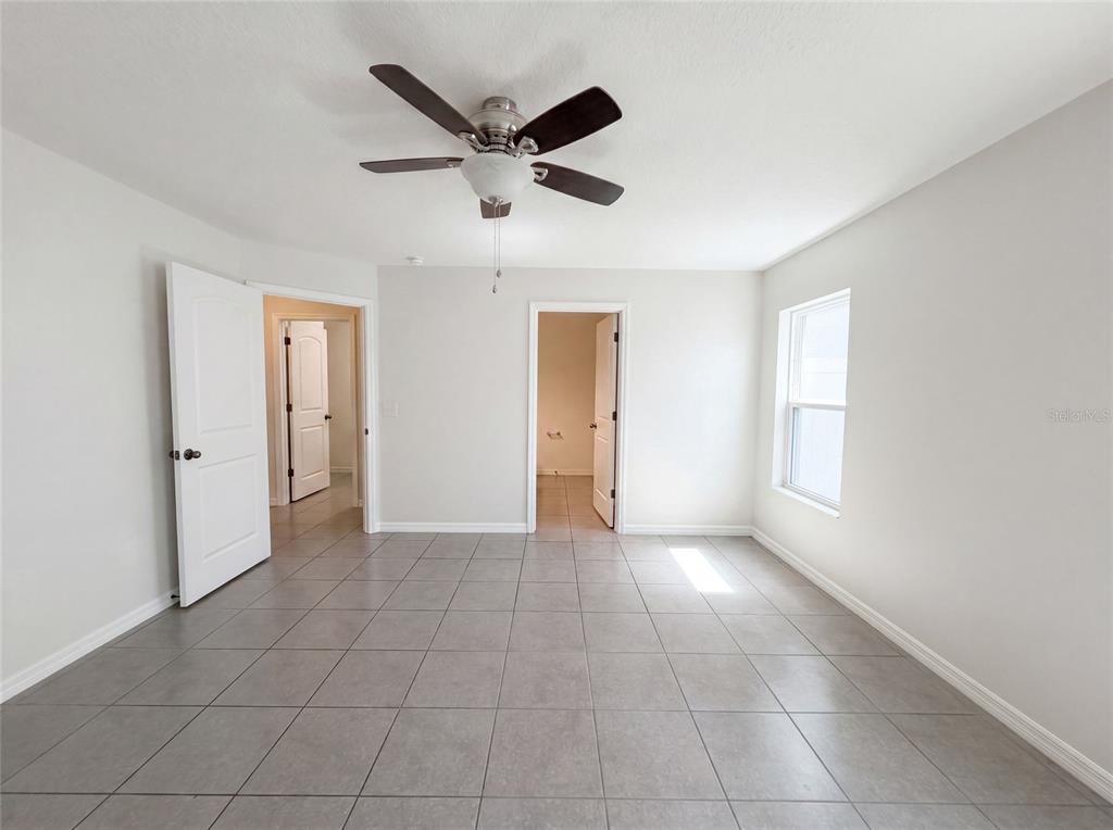 11534 Brighton Knoll Loop Riverview, FL 33579 - Photo 4 of 30