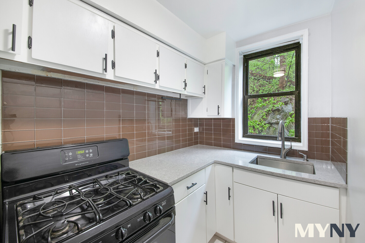 5235 Post Road, Unit 2C Bronx, NY 10471 - Photo 5 of 10