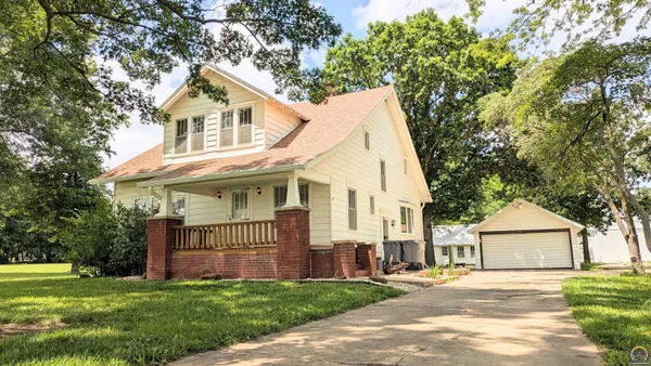 $439,900 | 1830 East 6th Avenue, Emporia, KS 66801