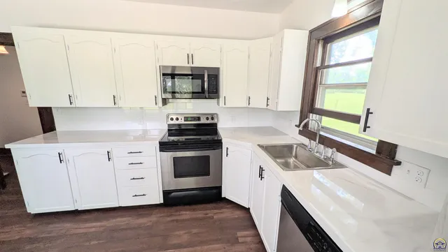 $449,900 | 1830 East 6th Avenue, Emporia, KS 66801