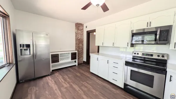 $439,900 | 1830 East 6th Avenue, Emporia, KS 66801