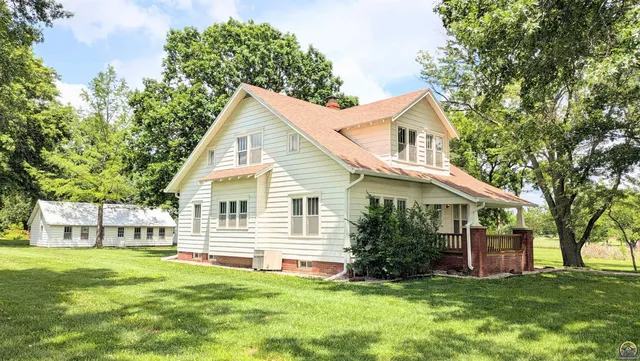 $449,900 | 1830 East 6th Avenue, Emporia, KS 66801