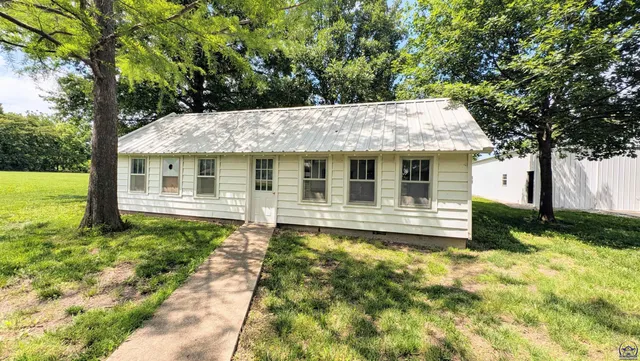 $449,900 | 1830 East 6th Avenue, Emporia, KS 66801