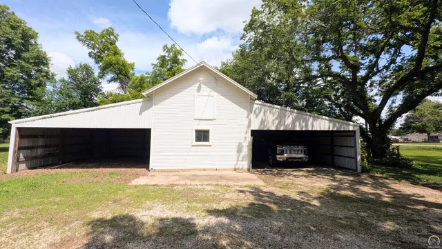 $449,900 | 1830 East 6th Avenue, Emporia, KS 66801