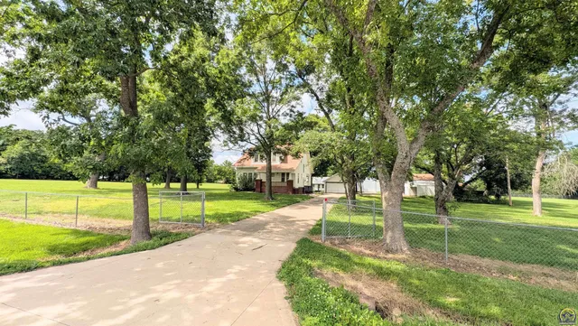 $449,900 | 1830 East 6th Avenue, Emporia, KS 66801