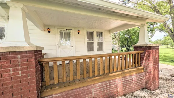 $439,900 | 1830 East 6th Avenue, Emporia, KS 66801