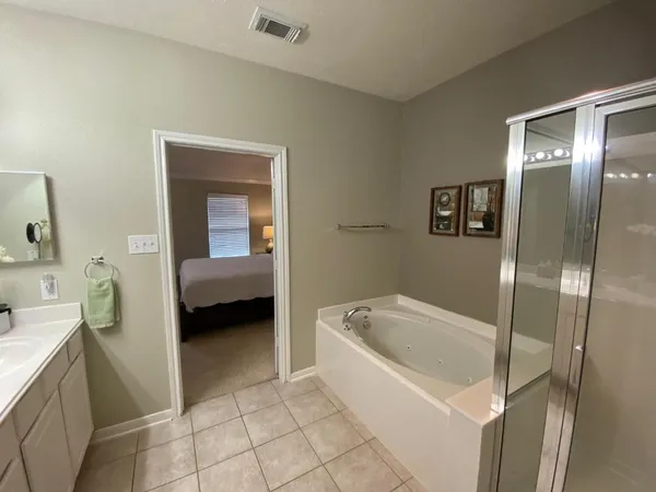 $2,460 | 26 Baccara Place, Conroe, TX 77384