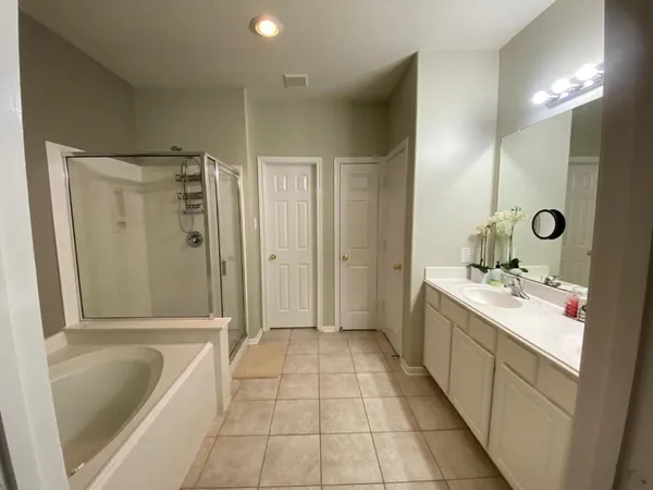 $2,460 | 26 Baccara Place, Conroe, TX 77384