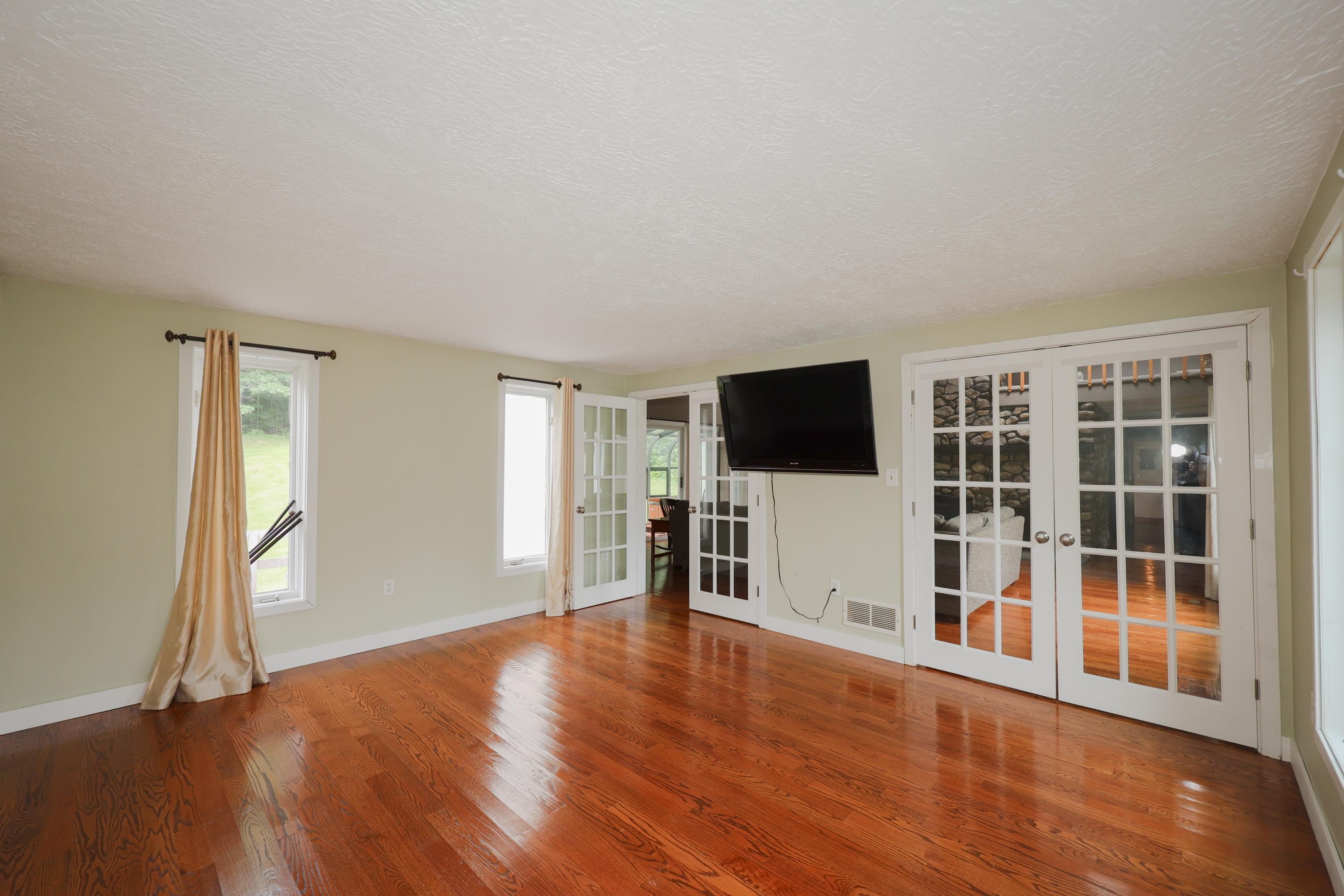 24 Mont Vernon Road Amherst, NH 03031 - Photo 14 of 40