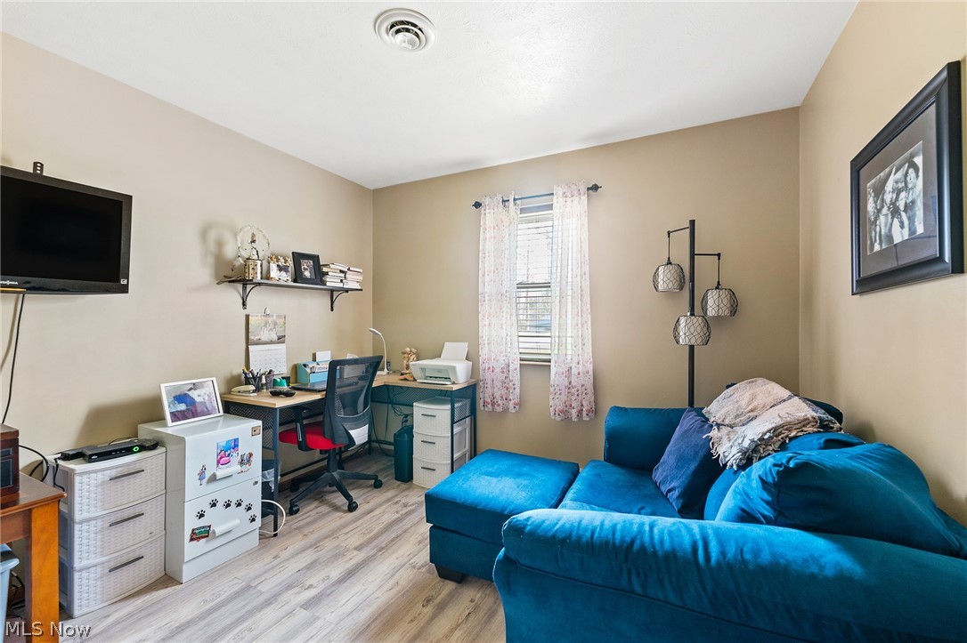 1798 South Meridian Road Youngstown, OH 44511 - Photo 8 of 19 Gallery Image 8