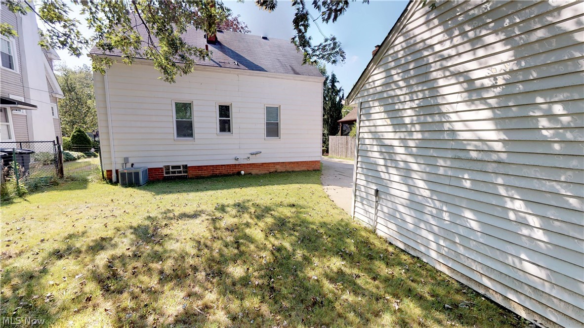 1619 Edgefield Road Lyndhurst, OH 44124 - Photo 20 of 21