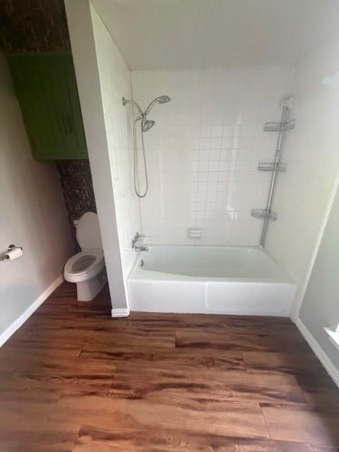 828 South Cockrell Hill Road Ovilla, TX 75154 - Photo 11 of 23 a bathroom with a bathtub and a shower