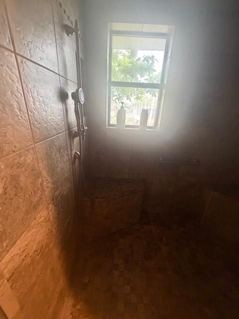 828 South Cockrell Hill Road Ovilla, TX 75154 - Photo 8 of 23 a bathroom with a window