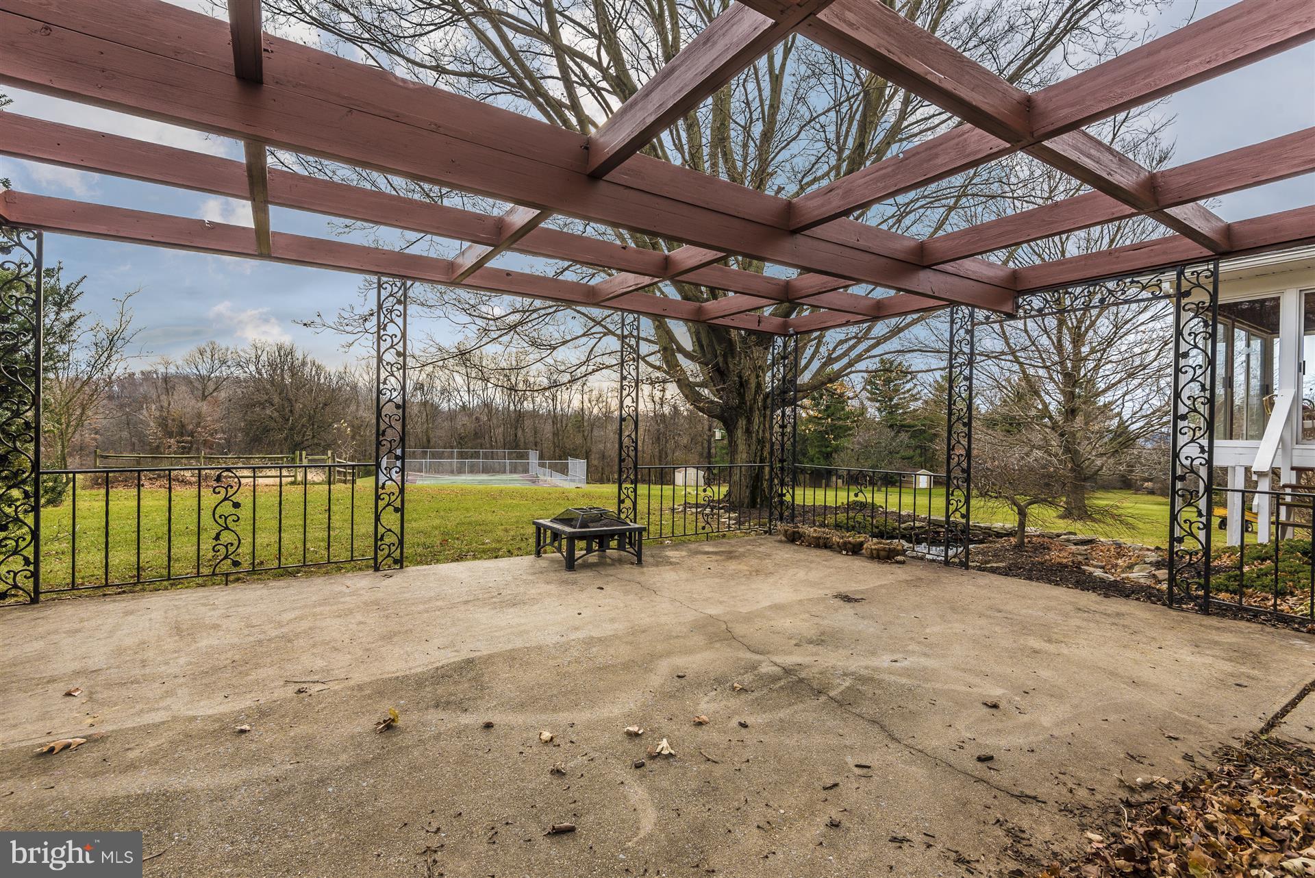 4821 Round Hill Road Frederick, MD 21702 - Photo 19 of 30 Patio & Pergola