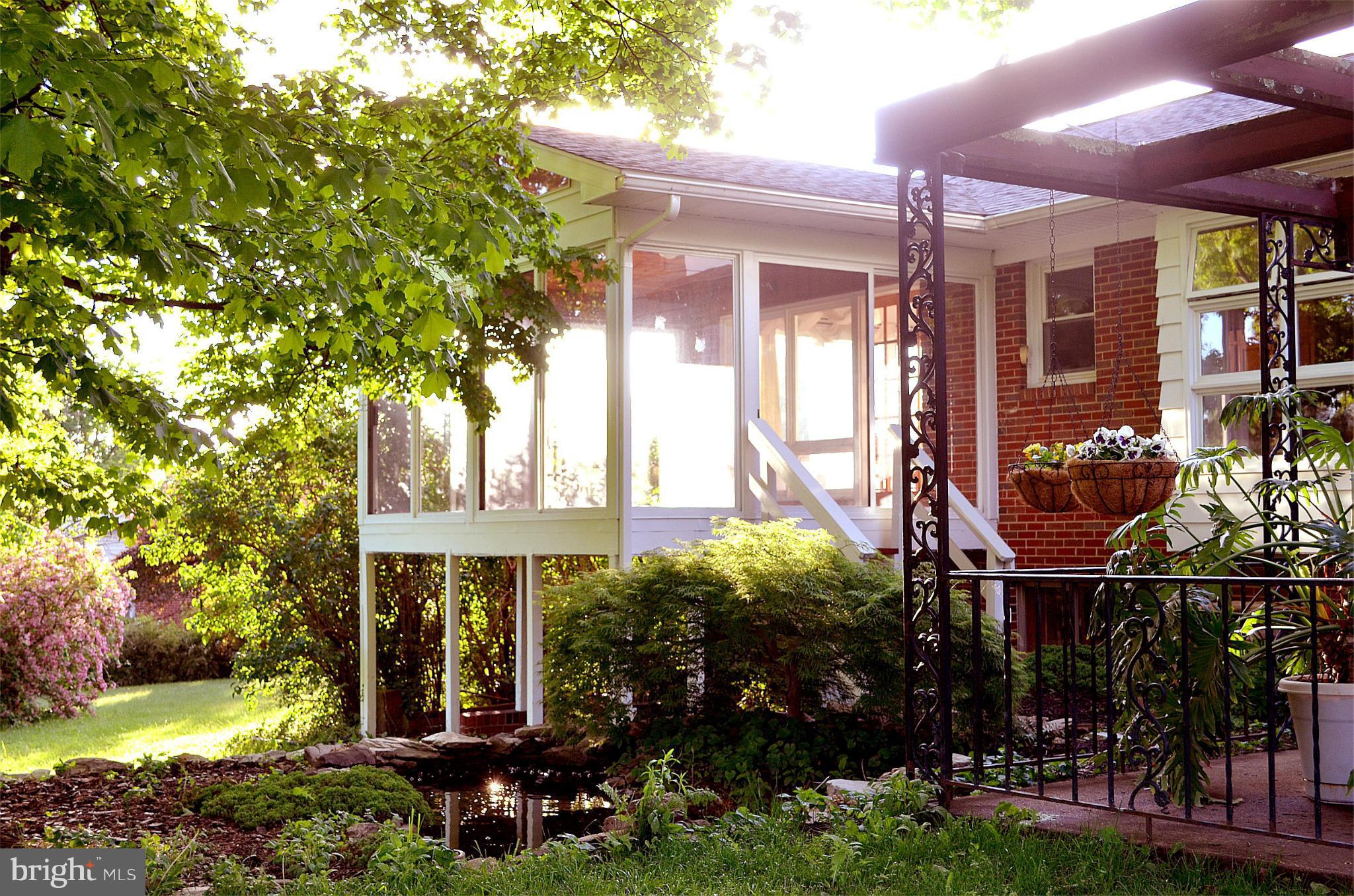 4821 Round Hill Road Frederick, MD 21702 - Photo 21 of 30 Sunroom