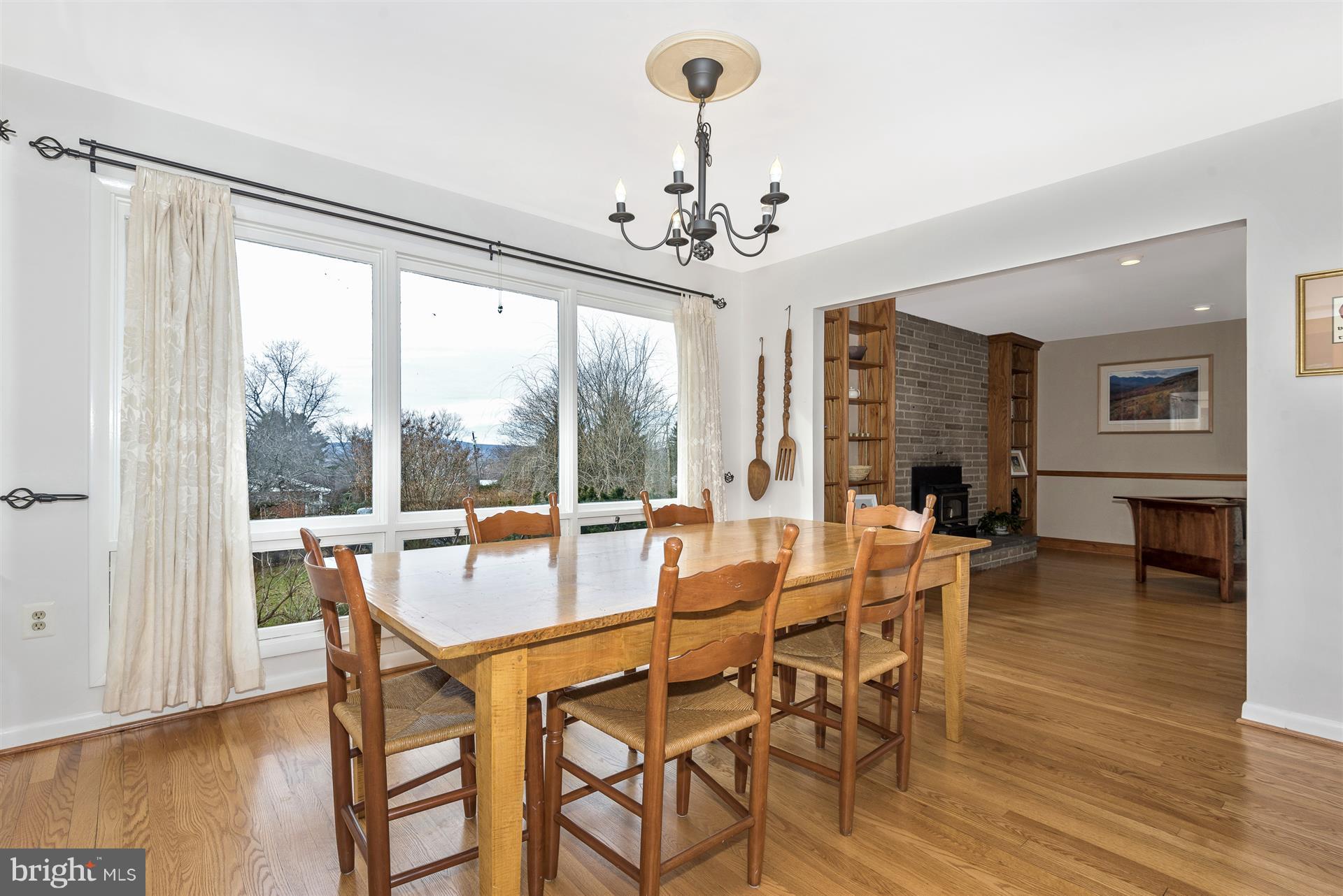 4821 Round Hill Road Frederick, MD 21702 - Photo 6 of 30 Dining with views