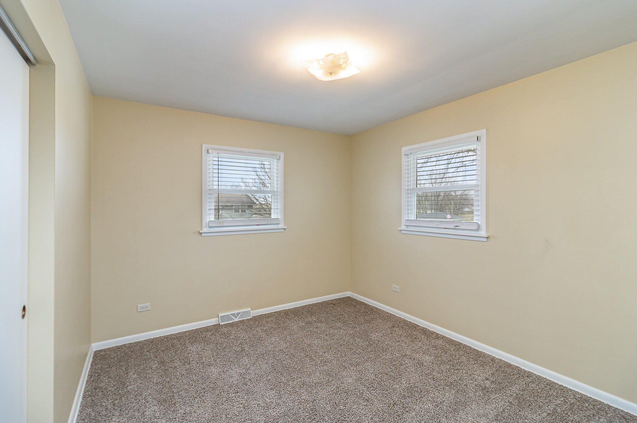 536 Cherry Hill Road Dyer, IN 46311 - Photo 13 of 27 2038x1353