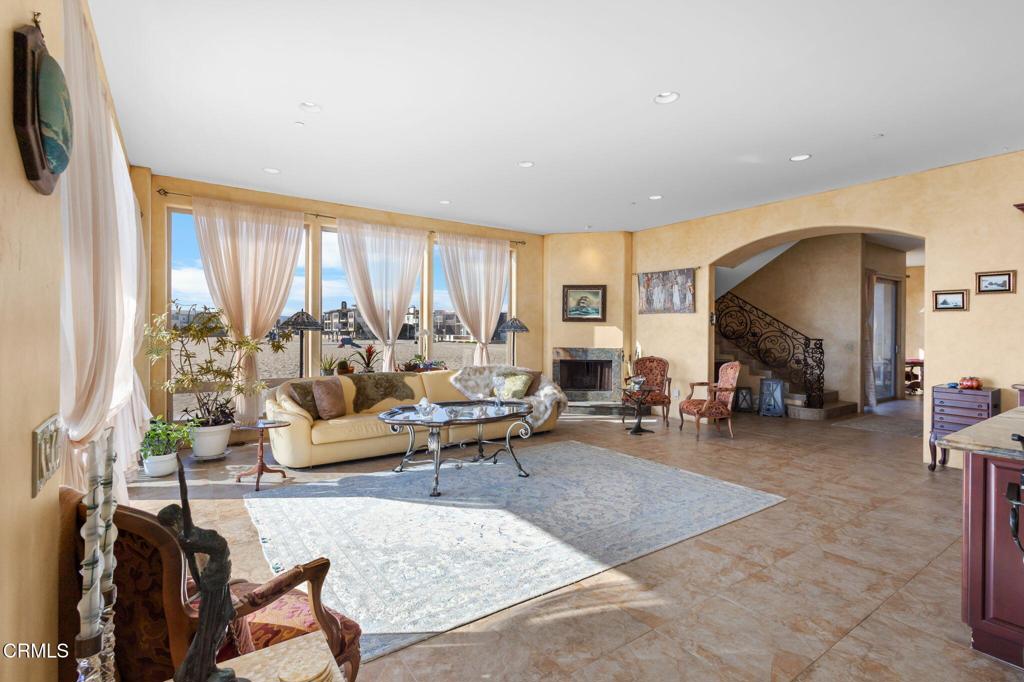 5160 Neptune Square Oxnard, CA 93035 - Photo 17 of 74