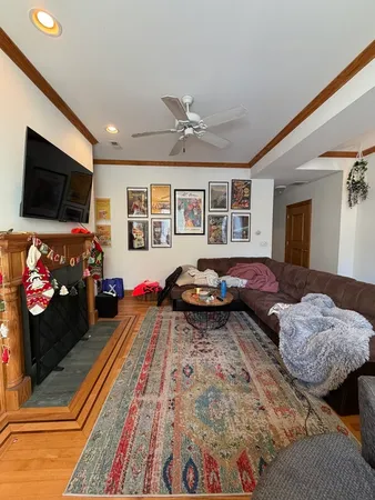 $3,495 | 3734 North Sheffield Avenue, Unit 1S, Chicago, IL 60613