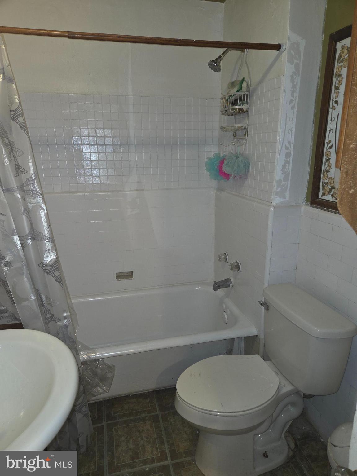 263 Coverly Road Lansdowne, PA 19050 - Photo 20 of 23 Main Bathroom