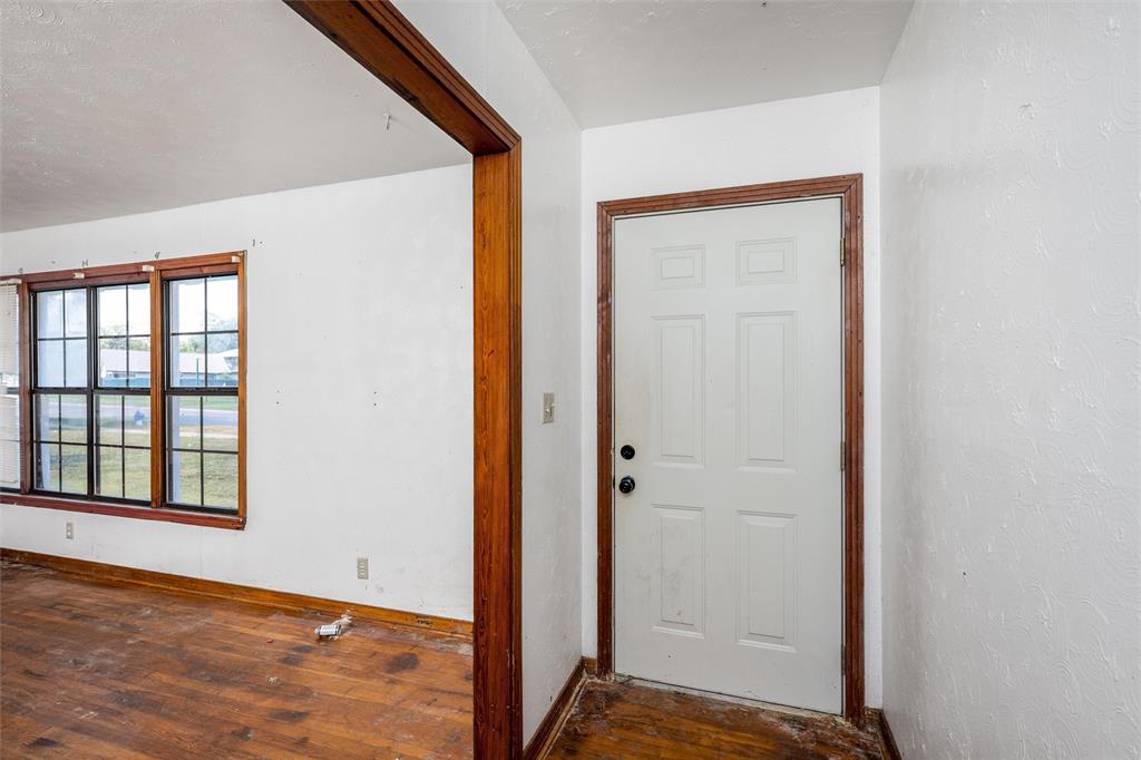 912 Greenville Road McKinney, TX 75069 - Photo 4 of 33