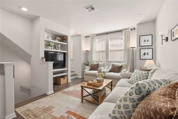 $715,000 | 14104 West Birch Lane, Van Nuys, CA 91405