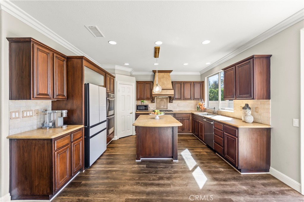 51 Rolling Ridge Rancho Santa Margarita, CA 92688 - Photo 11 of 61 Open kitchen