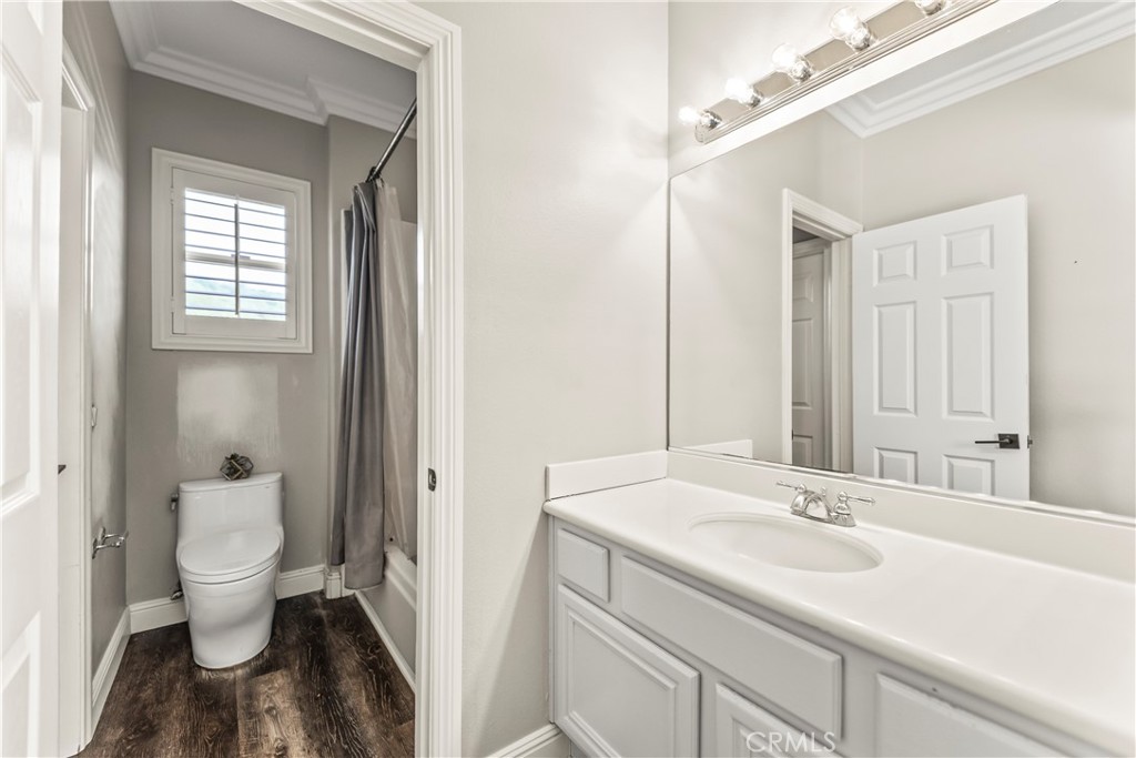 51 Rolling Ridge Rancho Santa Margarita, CA 92688 - Photo 35 of 61 Upstairs bathroom jack and jill