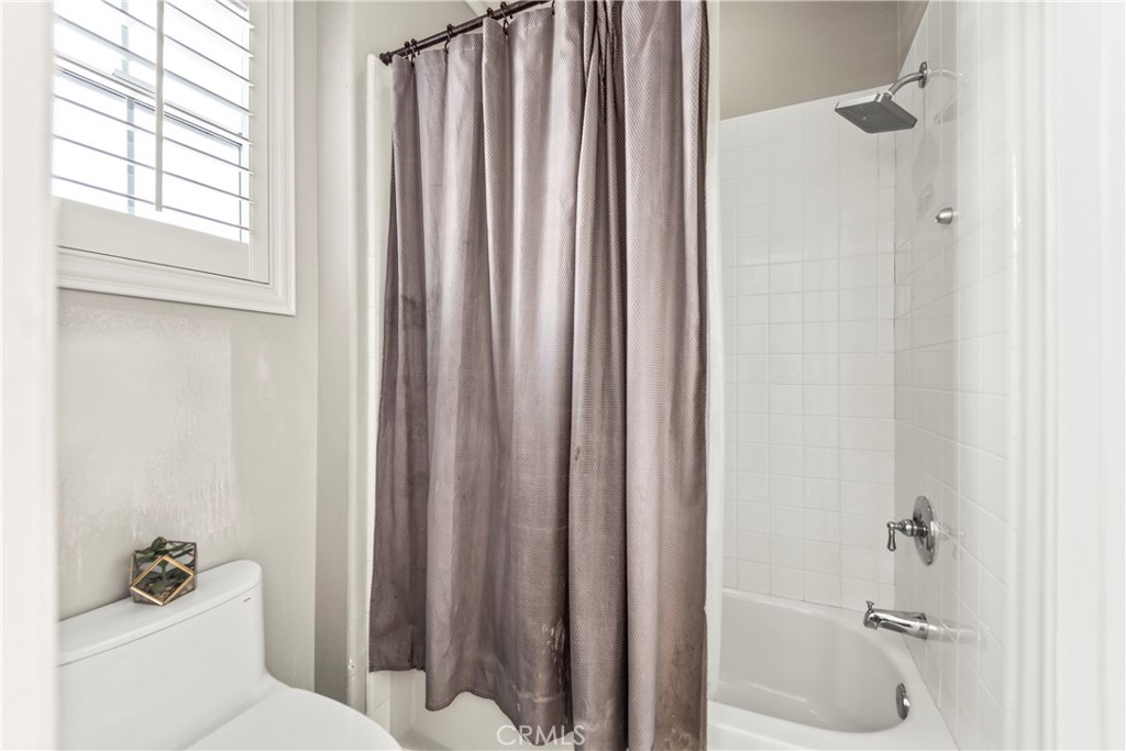 51 Rolling Ridge Rancho Santa Margarita, CA 92688 - Photo 36 of 61 Shower in tub upstairs