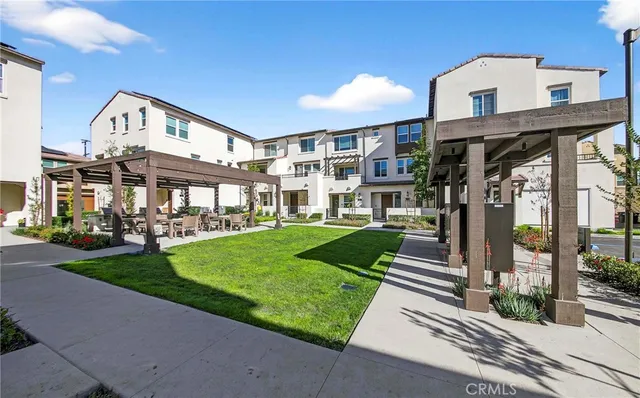 $3,800 | 272 Vista Drive, Unit 36, La Habra, CA 90631