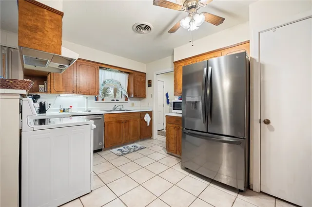 $249,900 | 1100 Adeline Street, Sinton, TX 78387