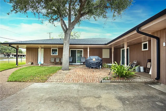 $249,900 | 1100 Adeline Street, Sinton, TX 78387