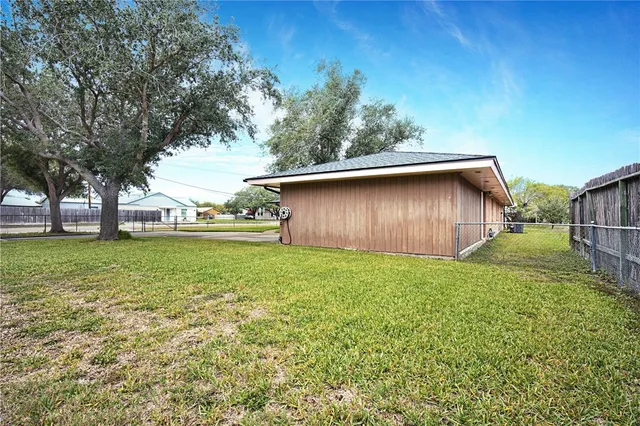 $249,900 | 1100 Adeline Street, Sinton, TX 78387