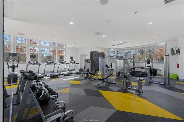 $1,700 | 1725 Harvey Mitchell Parkway South, Unit 230, College Station, TX 77840