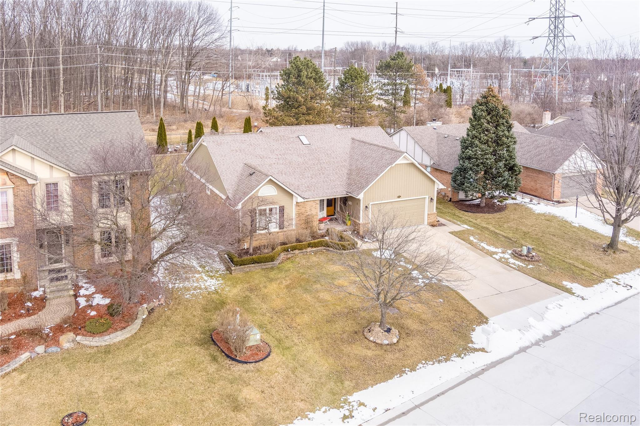 541 Lexington Drive Rochester, MI 48307 - Photo 4 of 58 541 Lexington-1-3.jpg
