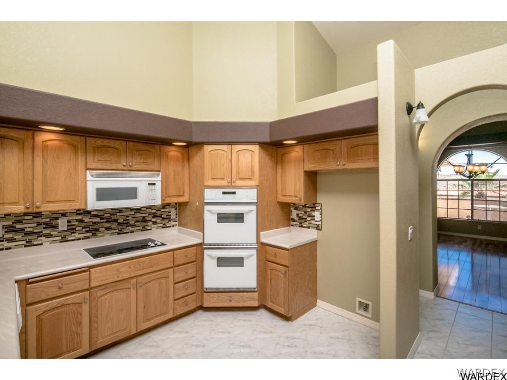 2043 Pegasus Ranch Road Bullhead City, AZ 86429 - Photo 14 of 32 Kitchen