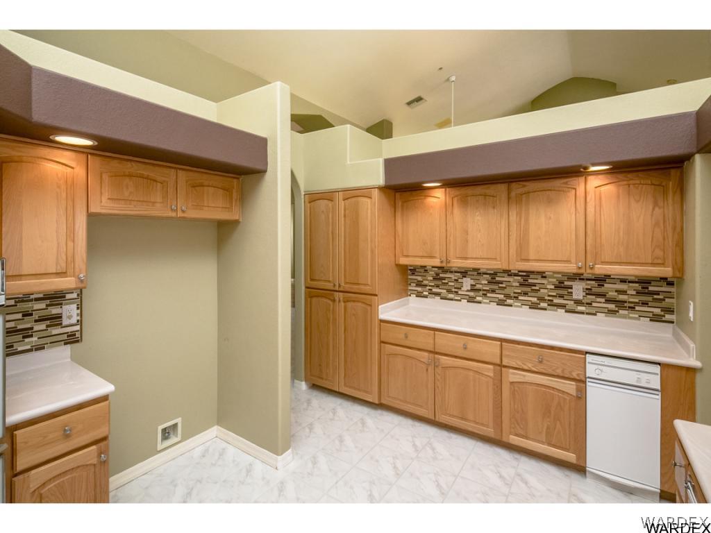 2043 Pegasus Ranch Road Bullhead City, AZ 86429 - Photo 16 of 32 more kitchen