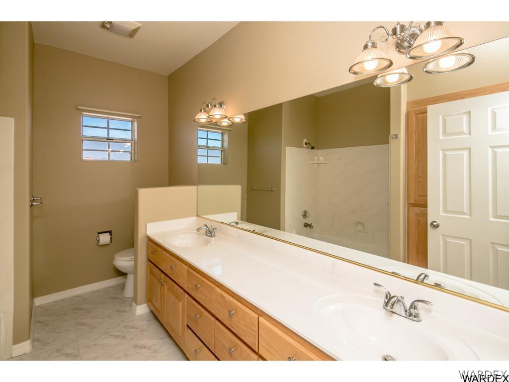 2043 Pegasus Ranch Road Bullhead City, AZ 86429 - Photo 21 of 32 Guest bath 2
