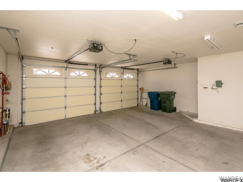 2043 Pegasus Ranch Road Bullhead City, AZ 86429 - Photo 26 of 32 Garage